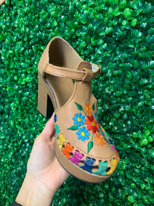 Flor Bordada Heels